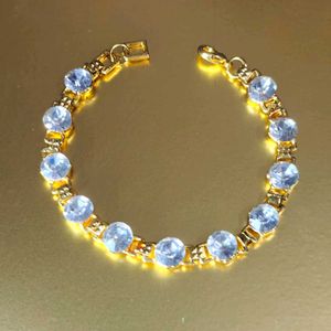 🧚🏻‍♀️Elegant Crystal Bracelet