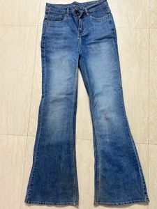 Low Waisted Flare Jeans