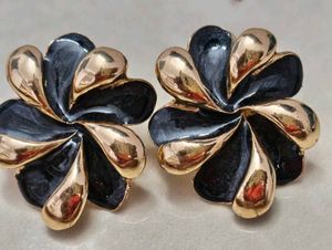 Vintage Black &amp; Gold Floral Earrings