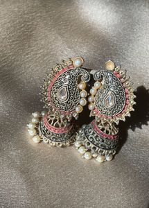 Elegant Paisley Design Jhumka Earrings
