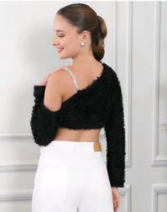✨️Black Fuzzy One-Shoulder Crop Top✨️