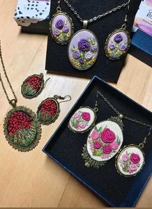Hand Embroidered Pandant Set