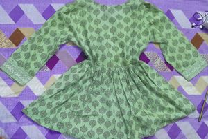 Elegant Green Lace-up Tunic Top