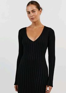 Sleek Black Ribbed Bodycon Dress