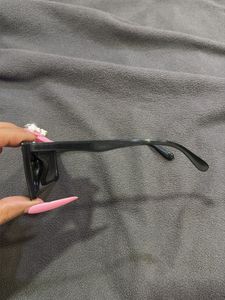 black sunglasses