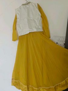 Embroidered Gown Set with Jacket