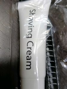 Shaving Kit - Razor &amp; Cream