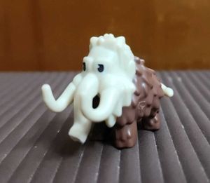 3 kinderjoy animal toys