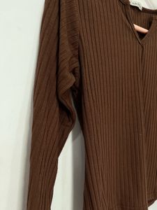 brown top