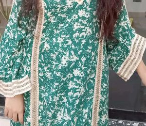 Green Floral Kurta Set with Lace Detailing