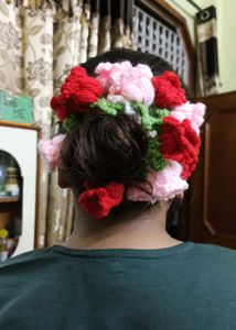 Handmade Floral Scrunchie om