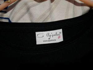 Black Thumbhole Roundneck Top