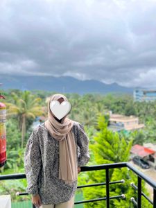 Floral Printed Kurta with Scarf