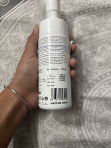 Asta Berry indulge Foaming face wash