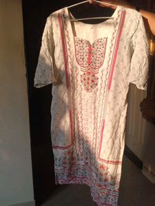 Elegant Kurta with Pink Floral Embroidery