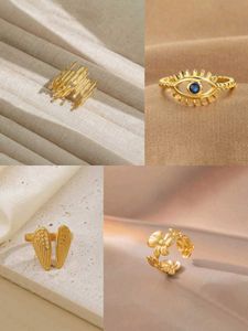 Charming Bow Heart Ring