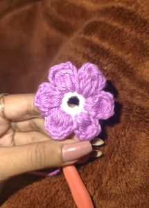 Crochet mini flowers