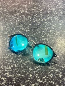Ray-Ban Round Sunglasses with Blue Lenses