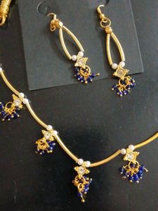 Beautiful Gold-Toned Necklace &amp; Earring Set