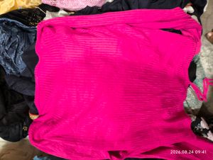 V-Neck Ruched Knit Top