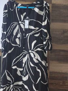 Stylish Black &amp; White Floral Dress