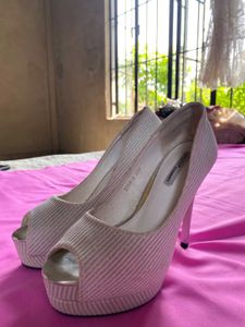Peep-Toe stilleto Heels