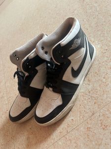 Nike Air Jordan 1 High Sneakers