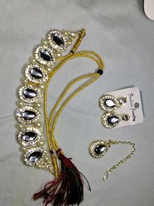 Stunning Kundan Necklace and Earring Set