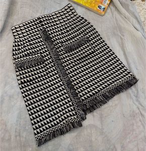 Chic Geometric Mini Skirt