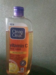 Clean & Clear Vitamin C Face Wash