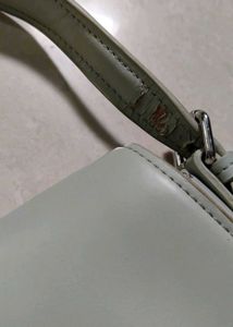Zar Shoulder Bag