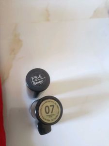 foundation and contouring stick combo