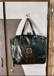 Chic Black Leather Handbag