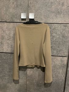 Gap Ribbed V-Neck Button-Up Top