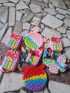 poppet sling bag