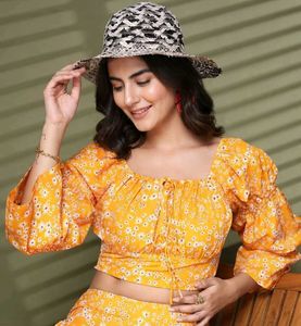 🌻Yellow Floral Print Crop Top With Puffed Sleeves