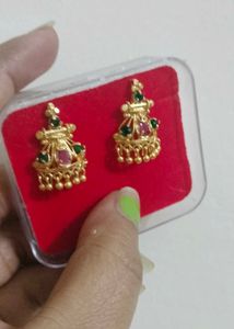 Exquisite Gold Tone Earrings with Gemstones