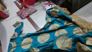 Heavy Pure Banrasi Full Legngth Gown