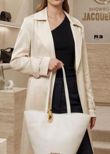 JACQUEMUS LE BANBOLA MOYEN BAG