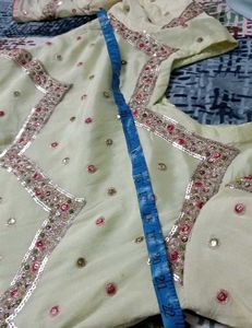 Beautiful Designer Pakistani Style Kurti Set