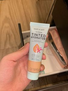 Wet n Wild Tinted Hydrator Light Moisturiser