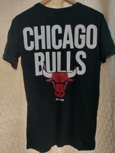 Chicago Bulls Logo Tee M Size
