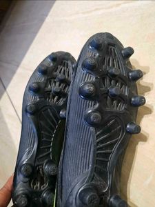 Nivia boys Football Studs - Black &amp; Neon 10 - 12 y