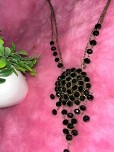 Black Elegant Neck Piece And 2 Earings