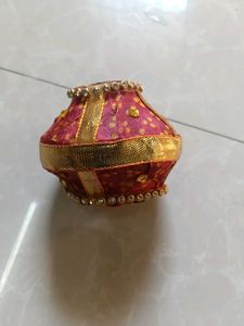 Samput with stone lace for wedding rituals