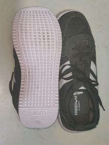 Men's Casual Shoes. Unused.No Offered Coins.