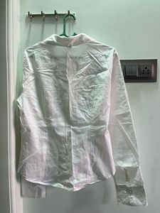 H&amp;M Classic White Button-Up Shirt