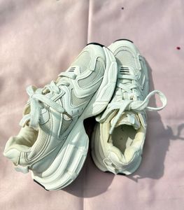 Ginger by Lifestyle Women Round Toe Sneakers