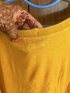 Mustard V-Neck T-Shirt  Floral Print-56/58 euro