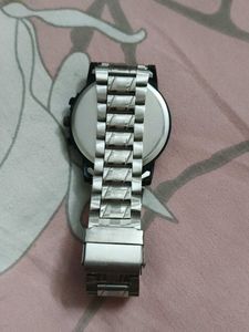 Elegant Quartz Wristwatch